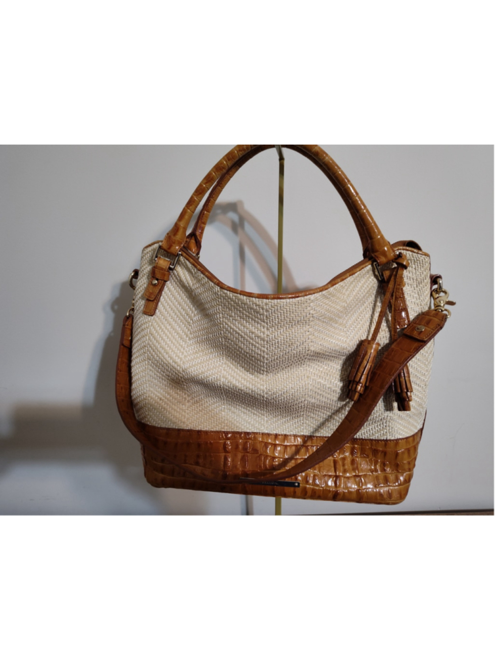 Women's Brahmin Shoulder Bag One Size Beige Brown Woven Leather - Picture 1 of 16
